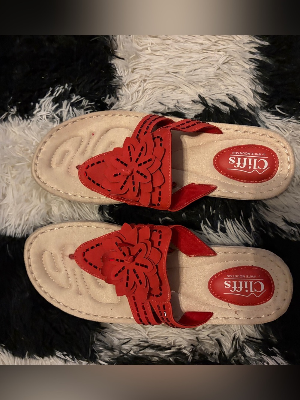 Cliffs by White Mountain Cupcake II Red Flower Thong Sandal Size 11M EUC